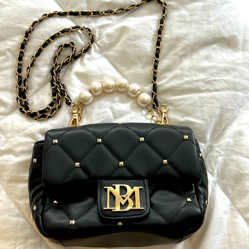 BADGLEY MISCHKA
Faux Pearl-Embellished Quilted Crossbody Bag